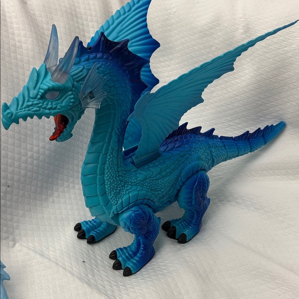 Discovery Toy Siberia Frost Blue Dragon lights and sound 17x12x9 in